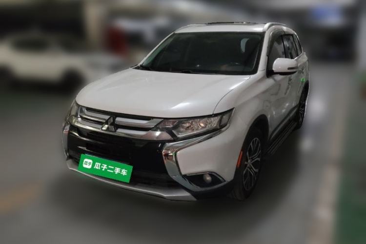 Used Mitsubishi Outlander 2018 2.0L Two-Wheel Drive Glory Edition 5 Seats Guazi used car, China used car export, Used car for sale, Used  cars, Cheapest cars for sale