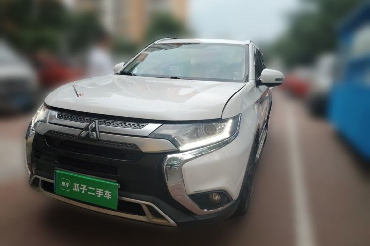 Used Mitsubishi Outlander 2018 2.0L Two-Wheel Drive Glory Edition 5 Seats Guazi used car, China used car export, Used car for sale, Used  cars, Cheapest cars for sale
