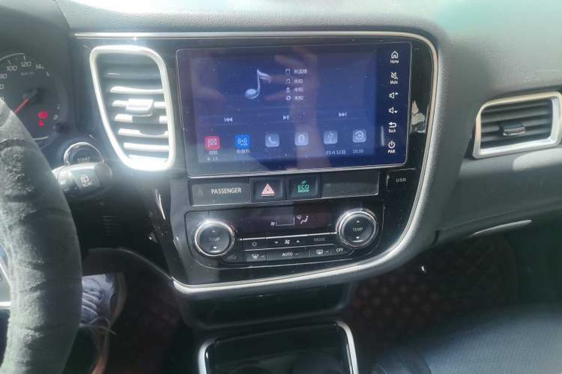 Used Mitsubishi Outlander 2018 2.0L Two-Wheel-Drive Jiale Edition 7-Seater Audio And AC Panel