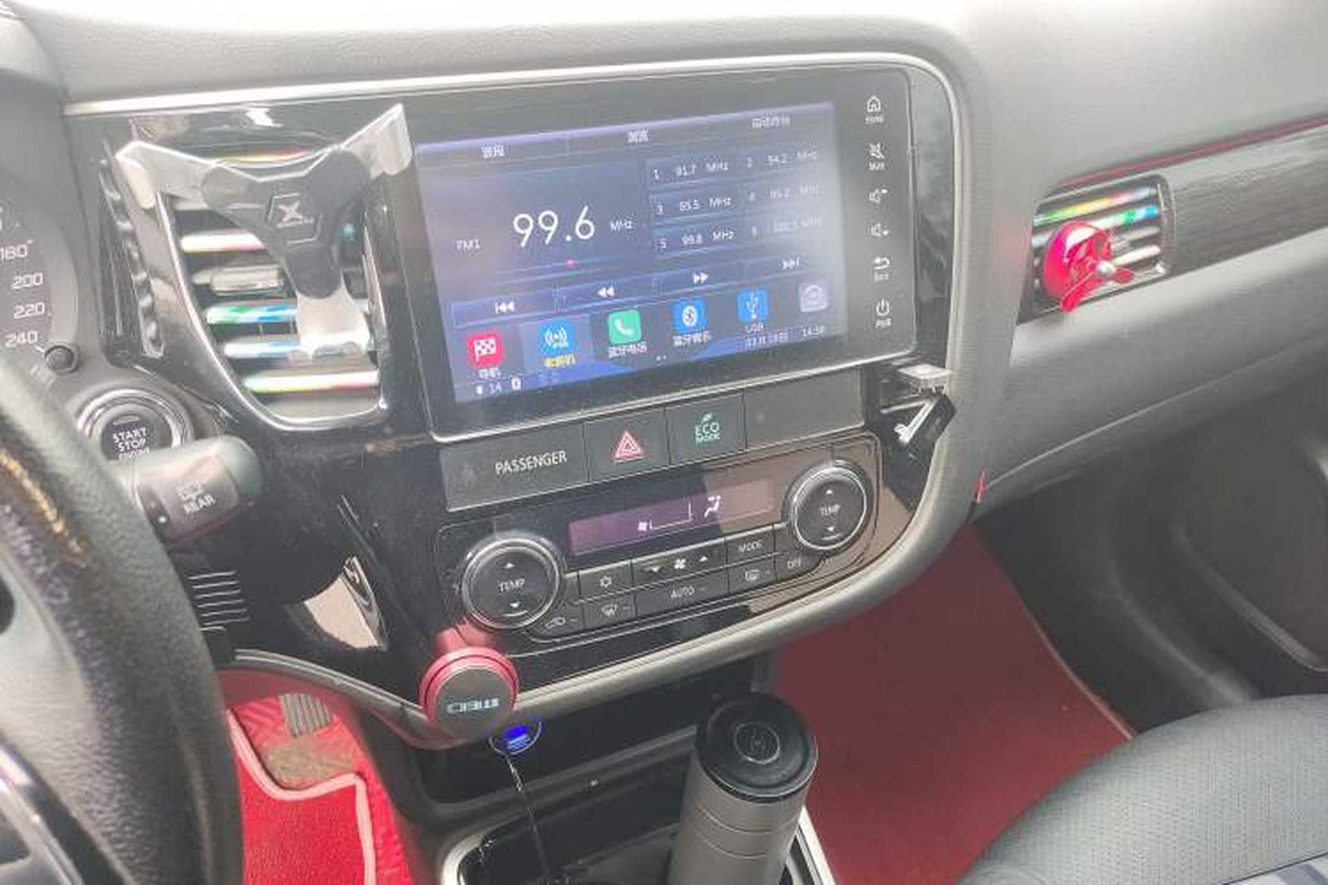 Used Mitsubishi Outlander 2018 2.0L Two-Wheel-Drive Jiale Edition 7-Seater Audio And AC Panel