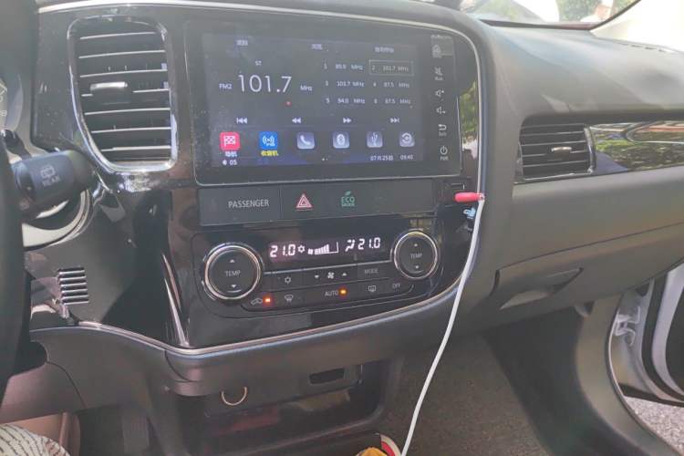 Used Mitsubishi Outlander 2018 2.0L Two-Wheel Drive Glory Edition 5 Seats Audio And AC Panel