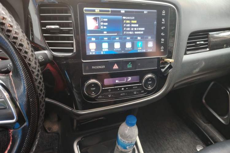 Used Mitsubishi Outlander 2018 2.0L Two-Wheel Drive Glory Edition 5 Seats Audio And AC Panel