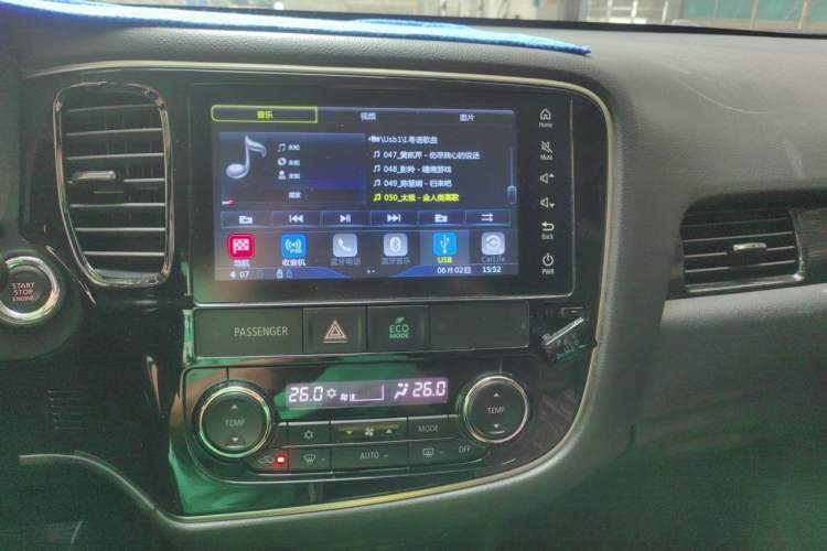 Used Mitsubishi Outlander 2018 2.0L Two-Wheel-Drive Jiale Edition 7-Seater Audio And AC Panel