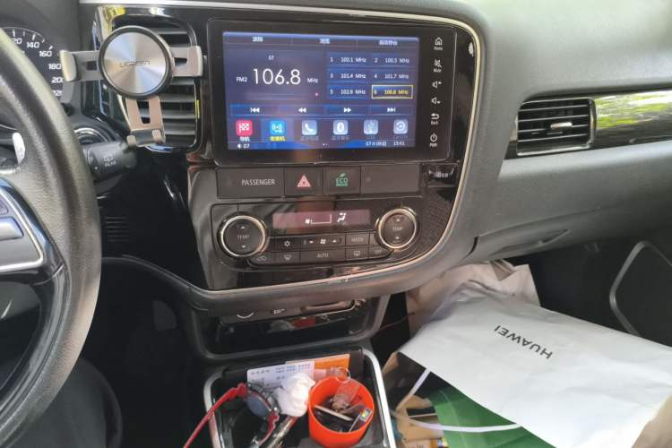 Used Mitsubishi Outlander 2018 2.4L 4x4 Elite Edition 5 Seats Audio And AC Panel