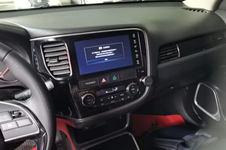 Used Mitsubishi Outlander 2018 2.0L Two-Wheel Drive Glory Edition 5 Seats Audio And AC Panel