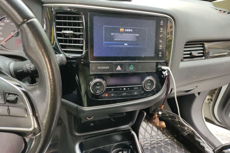 Used Mitsubishi Outlander 2018 2.0L Two-Wheel Drive Glory Edition 5 Seats Audio And AC Panel