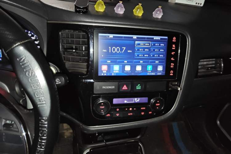 Used Mitsubishi Outlander 2018 2.4L 4x4 Elite Edition 5 Seats Audio And AC Panel