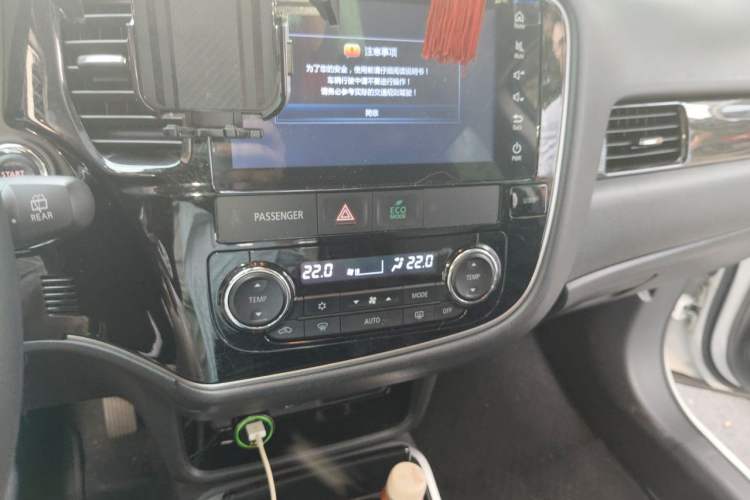 Used Mitsubishi Outlander 2018 2.4L 4x4 Elite Edition 5 Seats Audio And AC Panel