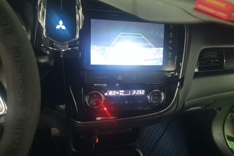 Used Mitsubishi Outlander 2018 2.0L Two-Wheel Drive Glory Edition 5 Seats Audio And AC Panel