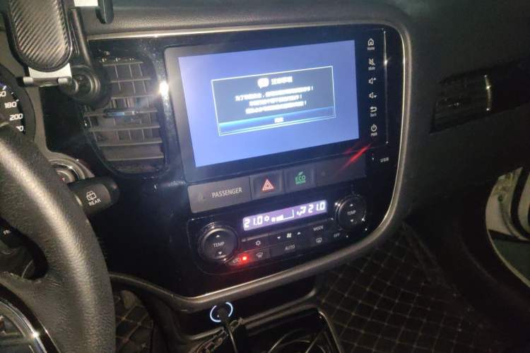 Used Mitsubishi Outlander 2018 2.0L Two-Wheel Drive Glory Edition 5 Seats Audio And AC Panel