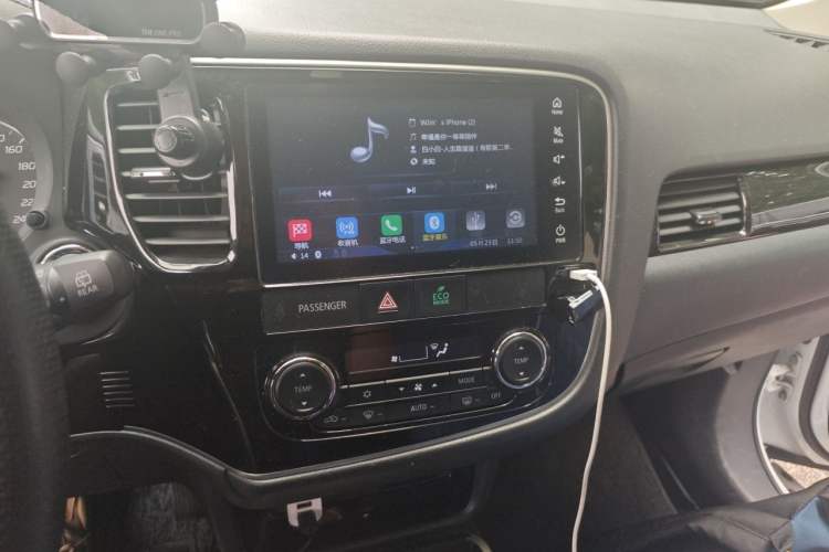 Used Mitsubishi Outlander 2018 2.0L Two-Wheel Drive Glory Edition 5 Seats Audio And AC Panel