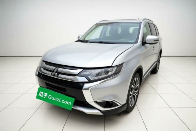 Used Mitsubishi Outlander 2018 2.0L Two-Wheel Drive Glory Edition 5 Seats