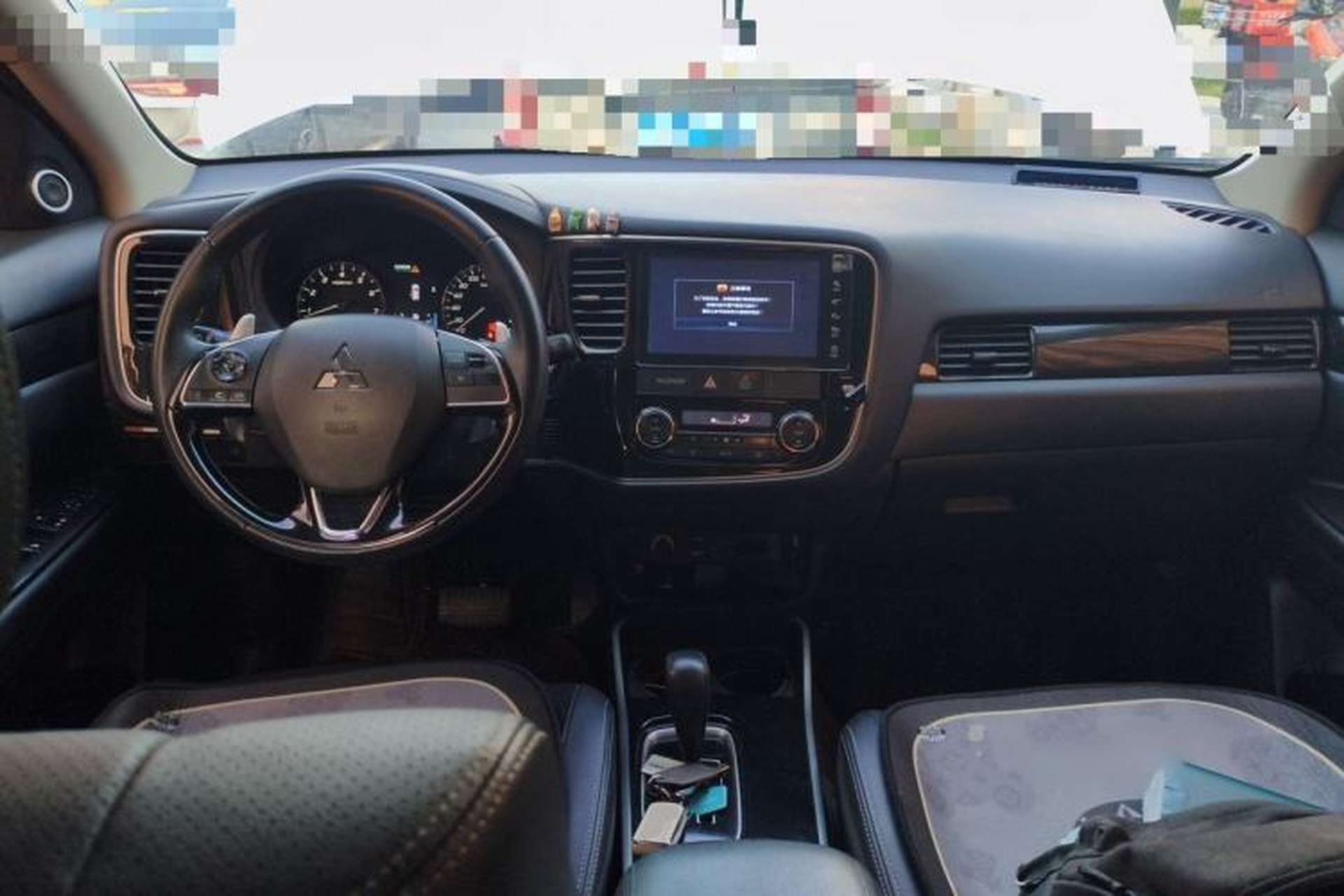 Used Mitsubishi Outlander 2018 2.4L 4x4 Elite Edition 5 Seats Center Console