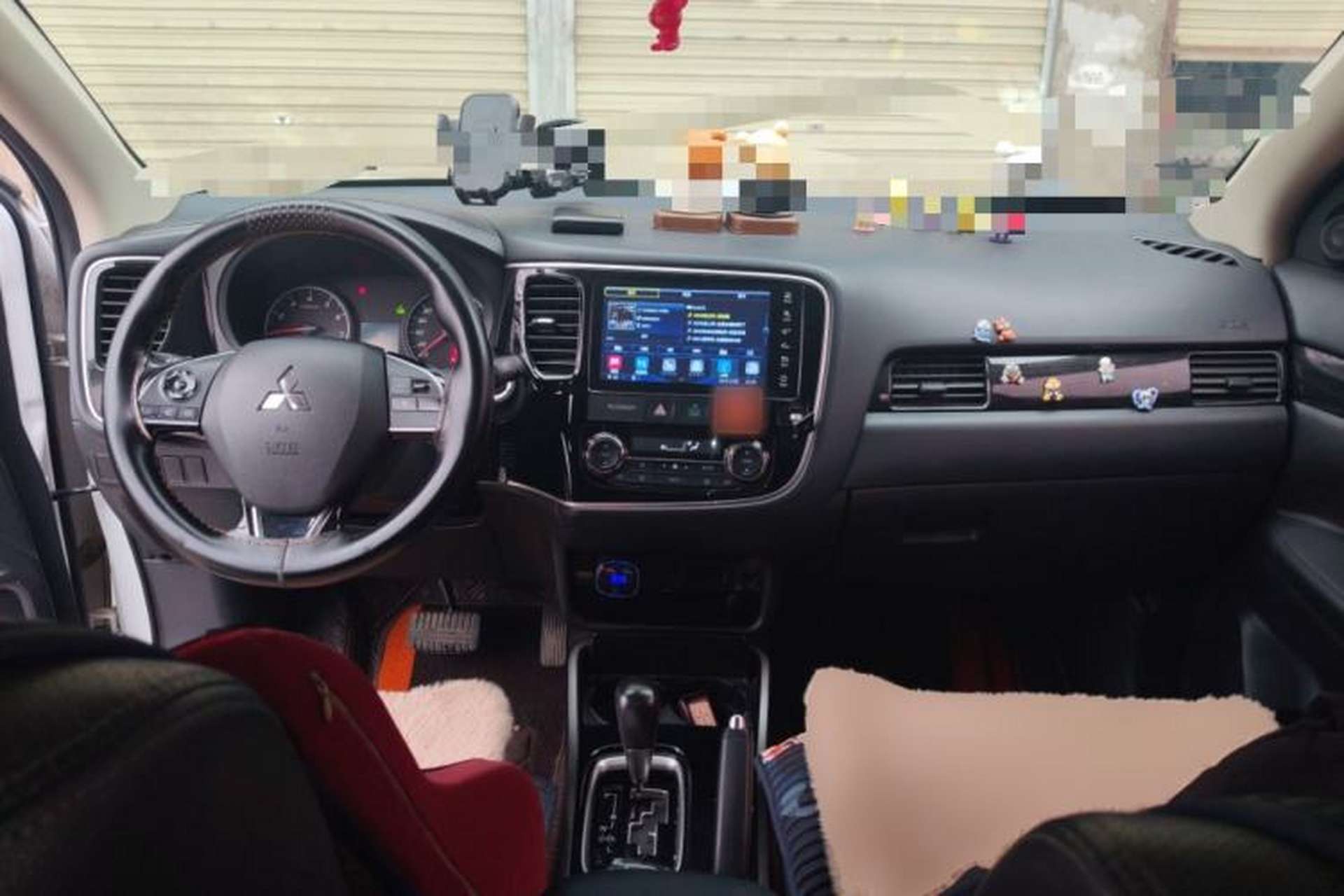 Used Mitsubishi Outlander 2018 2.0L Two-Wheel Drive Glory Edition 5 Seats Center Console
