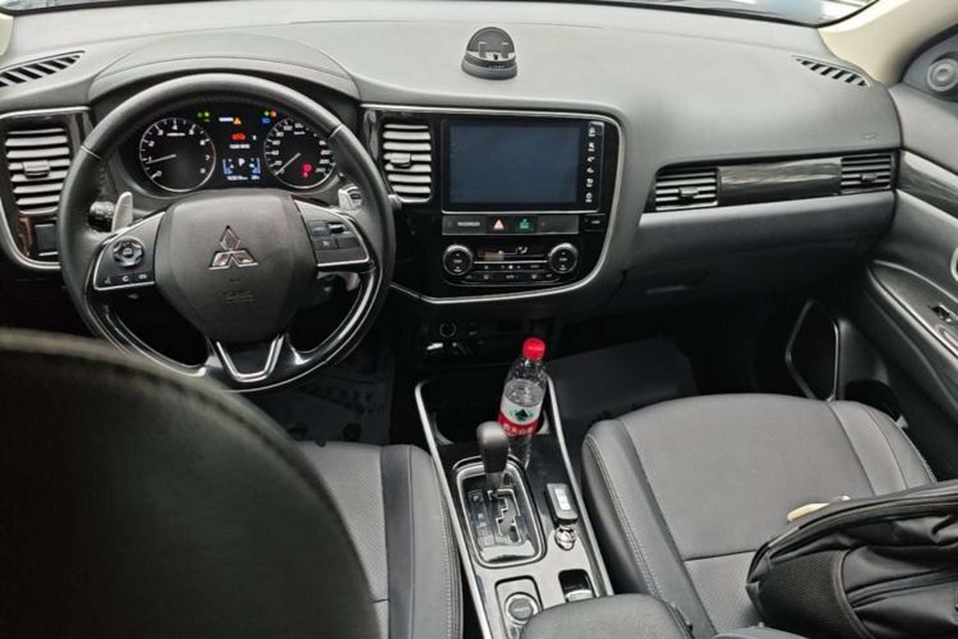 Used Mitsubishi Outlander 2018 2.4L 4x4 Elite Edition 5 Seats Center Console