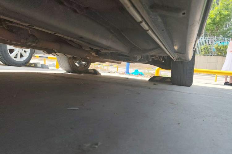 Used Mitsubishi Outlander 2018 2.0L Two-Wheel-Drive Jiale Edition 7-Seater Chassis Front Left