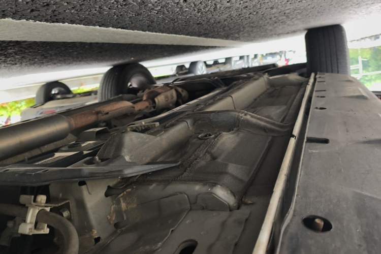 Used Mitsubishi Outlander 2018 2.4L 4x4 Luxury Edition 7-Seater Chassis Rear Left