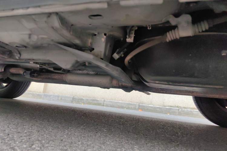 Used Mitsubishi Outlander 2018 2.0L Two-Wheel-Drive Jiale Edition 7-Seater Chassis Rear Left