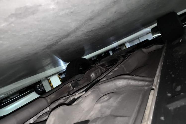 Used Mitsubishi Outlander 2018 2.0L Two-Wheel-Drive Jiale Edition 7-Seater Chassis Rear Left