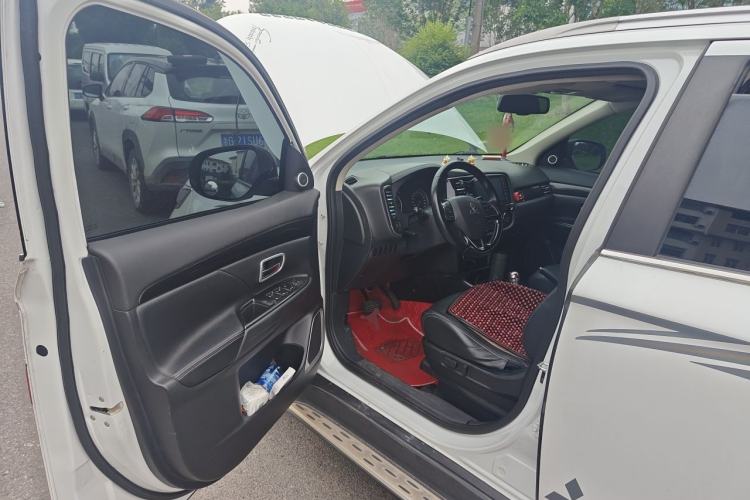 Used Mitsubishi Outlander 2018 2.0L Two-Wheel-Drive Jiale Edition 7-Seater Driver Seat