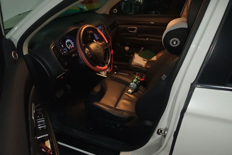 Used Mitsubishi Outlander 2018 2.4L 4x4 Elite Edition 5 Seats Driver Seat