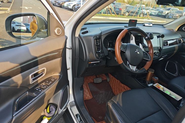 Used Mitsubishi Outlander 2018 2.4L 4x4 Elite Edition 5 Seats Driver Seat
