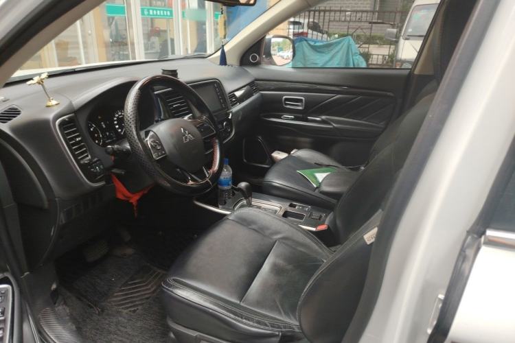 Used Mitsubishi Outlander 2018 2.0L Two-Wheel Drive Glory Edition 5 Seats Driver Seat