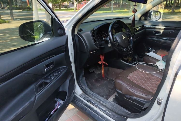 Used Mitsubishi Outlander 2018 2.4L 4x4 Elite Edition 5 Seats Driver Seat