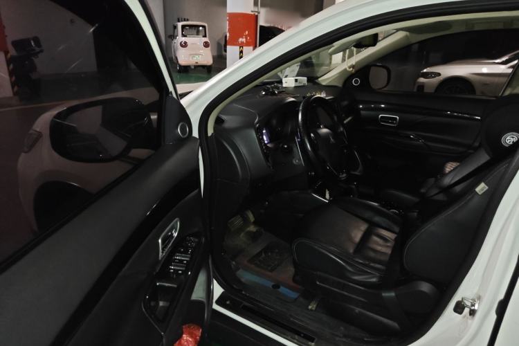 Used Mitsubishi Outlander 2018 2.4L 4x4 Elite Edition 5 Seats Driver Seat