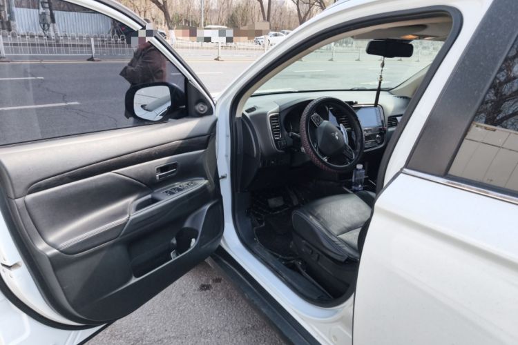 Used Mitsubishi Outlander 2018 2.4L 4x4 Elite Edition 5 Seats Driver Seat