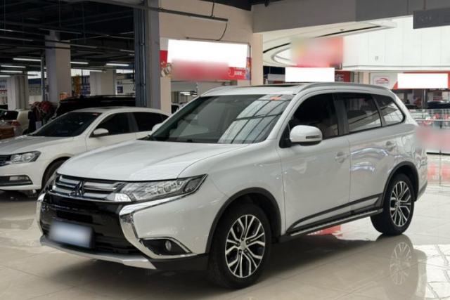 Used Mitsubishi Outlander 2018 2.0L Two-Wheel Drive Glory Edition 5 Seats