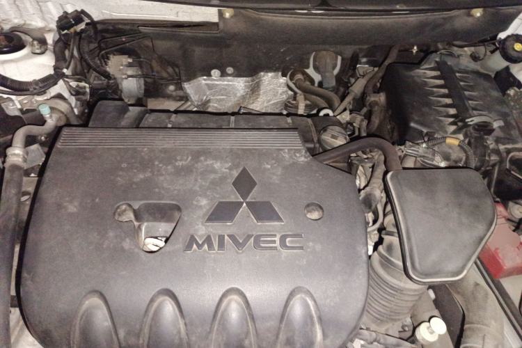 Used Mitsubishi Outlander 2018 2.0L Two-Wheel Drive Glory Edition 5 Seats Engine Bay