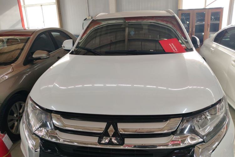 Used Mitsubishi Outlander 2018 2.0L Two-Wheel Drive Glory Edition 5 Seats Engine Bay