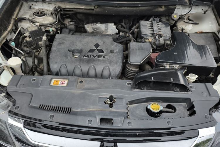Used Mitsubishi Outlander 2018 2.4L 4x4 Luxury Edition 7-Seater Engine Bay