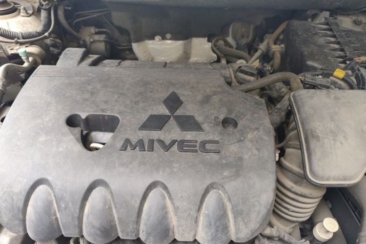 Used Mitsubishi Outlander 2018 2.4L 4x4 Luxury Edition 7-Seater Engine Bay