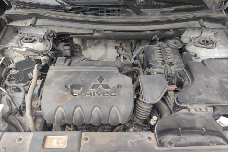 Used Mitsubishi Outlander 2018 2.4L 4x4 Luxury Edition 7-Seater Engine Bay