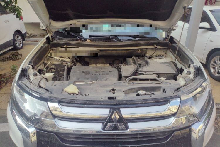 Used Mitsubishi Outlander 2018 2.0L Two-Wheel-Drive Jiale Edition 7-Seater Engine Bay