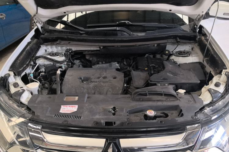 Used Mitsubishi Outlander 2018 2.0L Two-Wheel Drive Glory Edition 5 Seats Engine Bay
