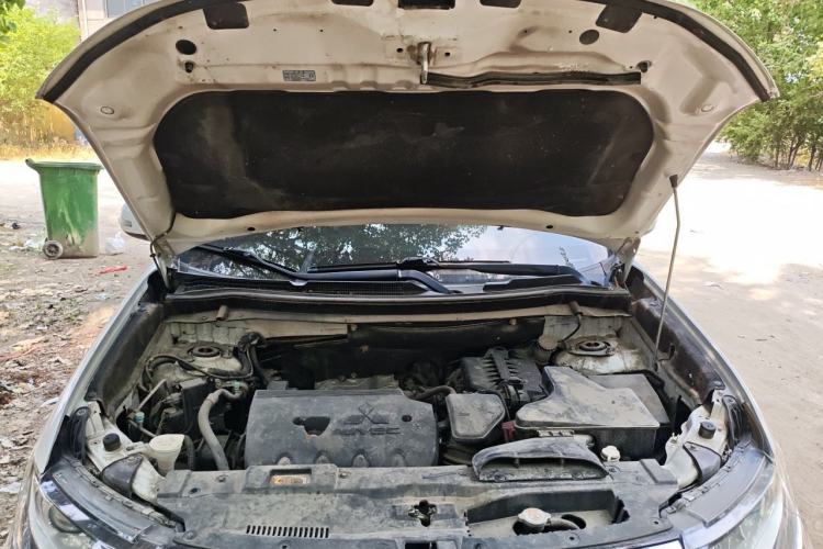 Used Mitsubishi Outlander 2018 2.0L Two-Wheel Drive Glory Edition 5 Seats Engine Bay