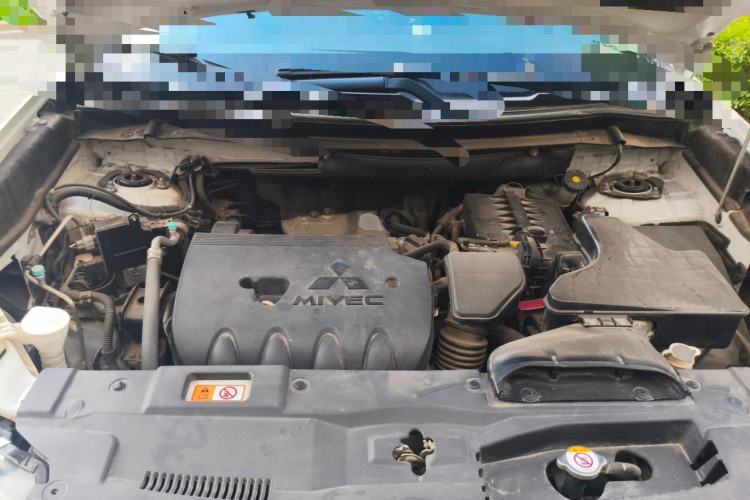 Used Mitsubishi Outlander 2018 2.0L Two-Wheel Drive Glory Edition 5 Seats Engine Bay