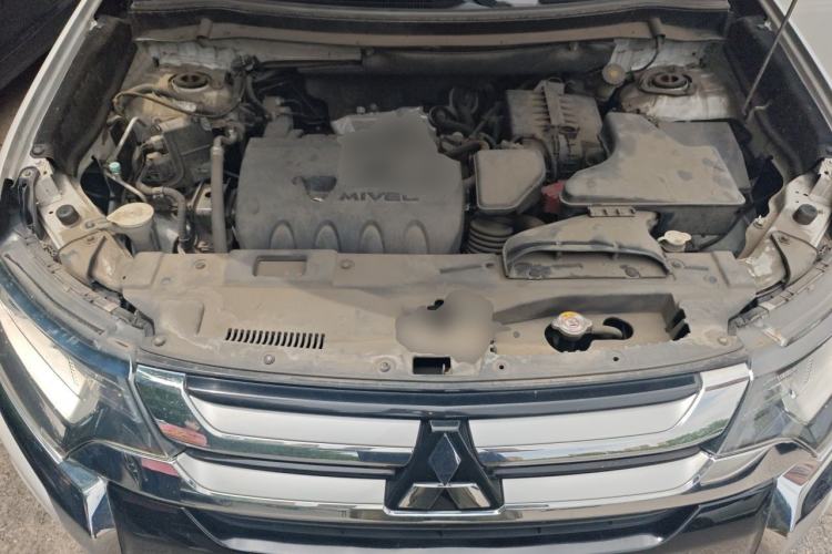 Used Mitsubishi Outlander 2018 2.0L Two-Wheel Drive Glory Edition 5 Seats Engine Bay