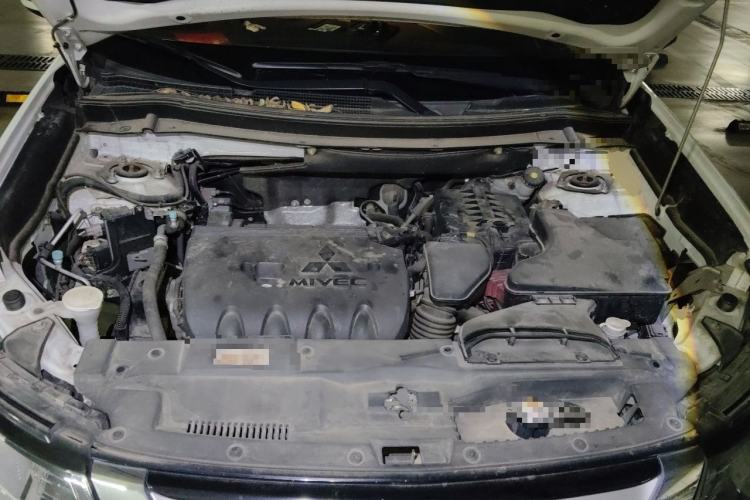 Used Mitsubishi Outlander 2018 2.4L 4x4 Elite Edition 5 Seats Engine Bay