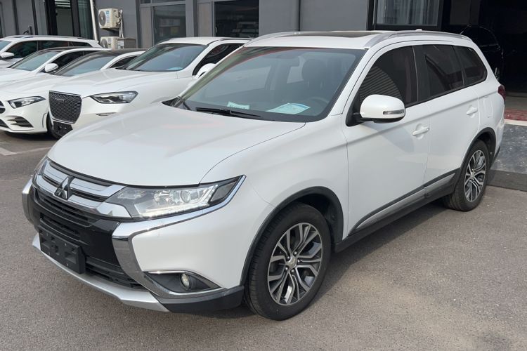 Used Mitsubishi Outlander 2018 2.0L Two-Wheel Drive Glory Edition 5 Seats Exterior 1