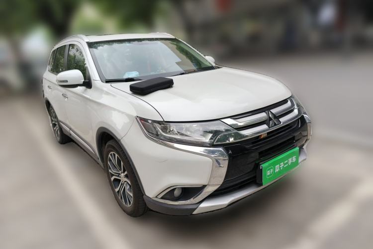 Used Mitsubishi Outlander 2018 2.4L 4x4 Elite Edition 5 Seats Exterior 1