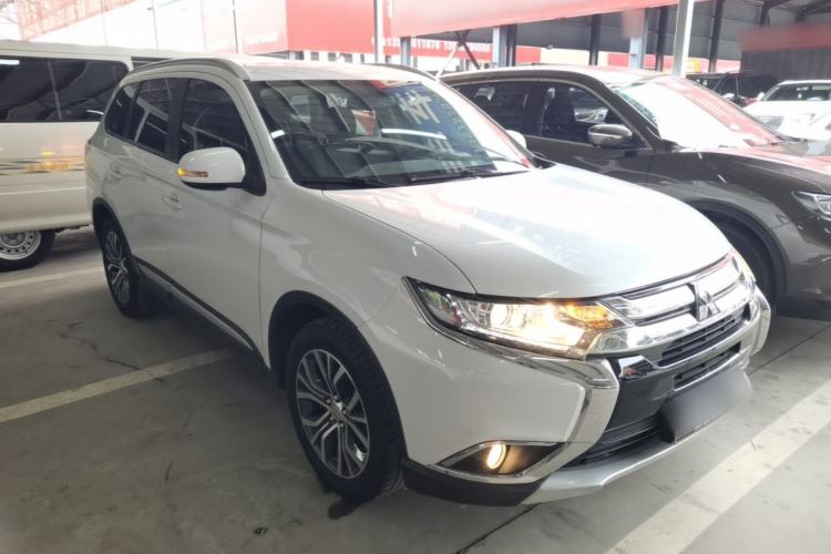 Used Mitsubishi Outlander 2018 2.0L Two-Wheel Drive Glory Edition 5 Seats Exterior 1