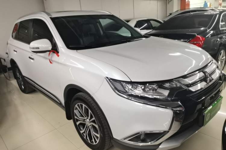 Used Mitsubishi Outlander 2018 2.4L 4x4 Elite Edition 5 Seats Exterior 1