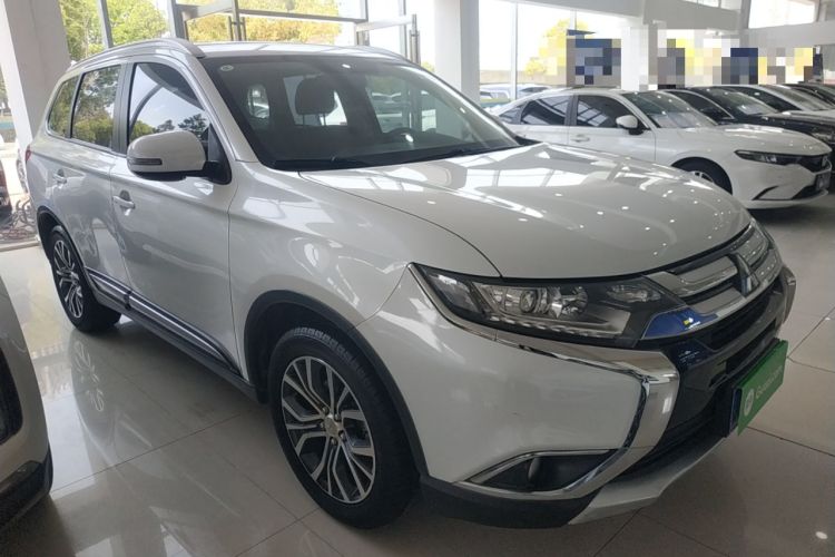 Used Mitsubishi Outlander 2018 2.0L Two-Wheel-Drive Jiale Edition 7-Seater Exterior 1
