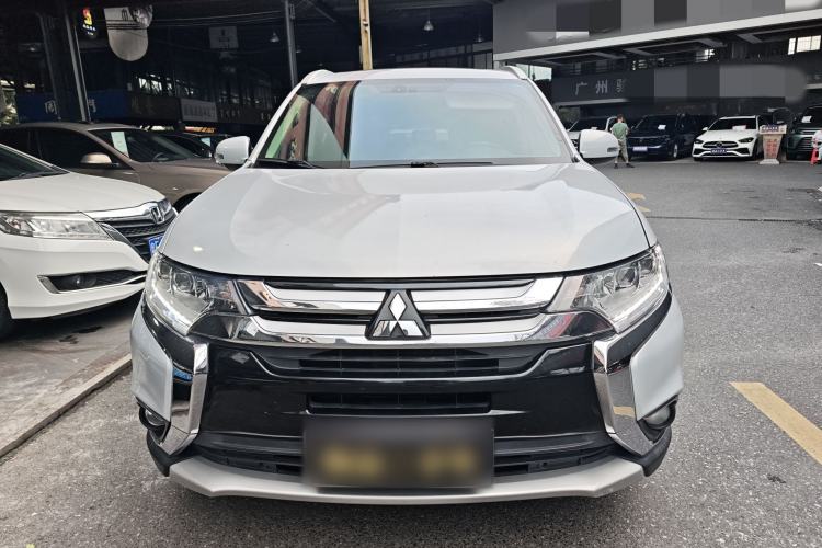 Used Mitsubishi Outlander 2018 2.4L 4x4 Elite Edition 5 Seats Exterior 1