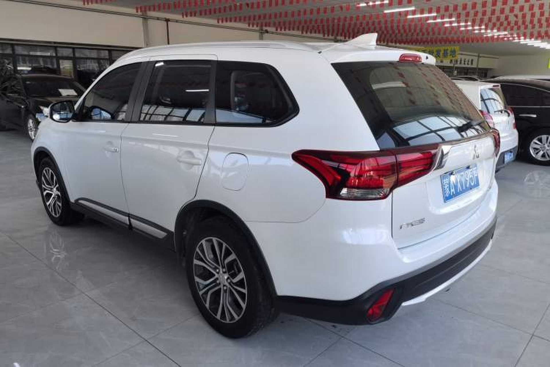 Used Mitsubishi Outlander 2018 2.0L Two-Wheel Drive Glory Edition 5 Seats Exterior 2