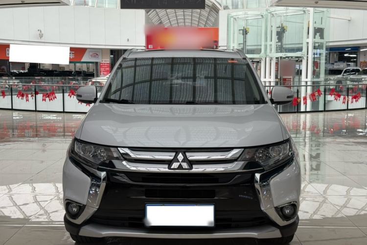 Used Mitsubishi Outlander 2018 2.0L Two-Wheel Drive Glory Edition 5 Seats Exterior 2